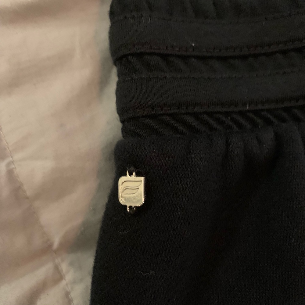 Fabletics Hamilton Capri - Picture 3 of 10
